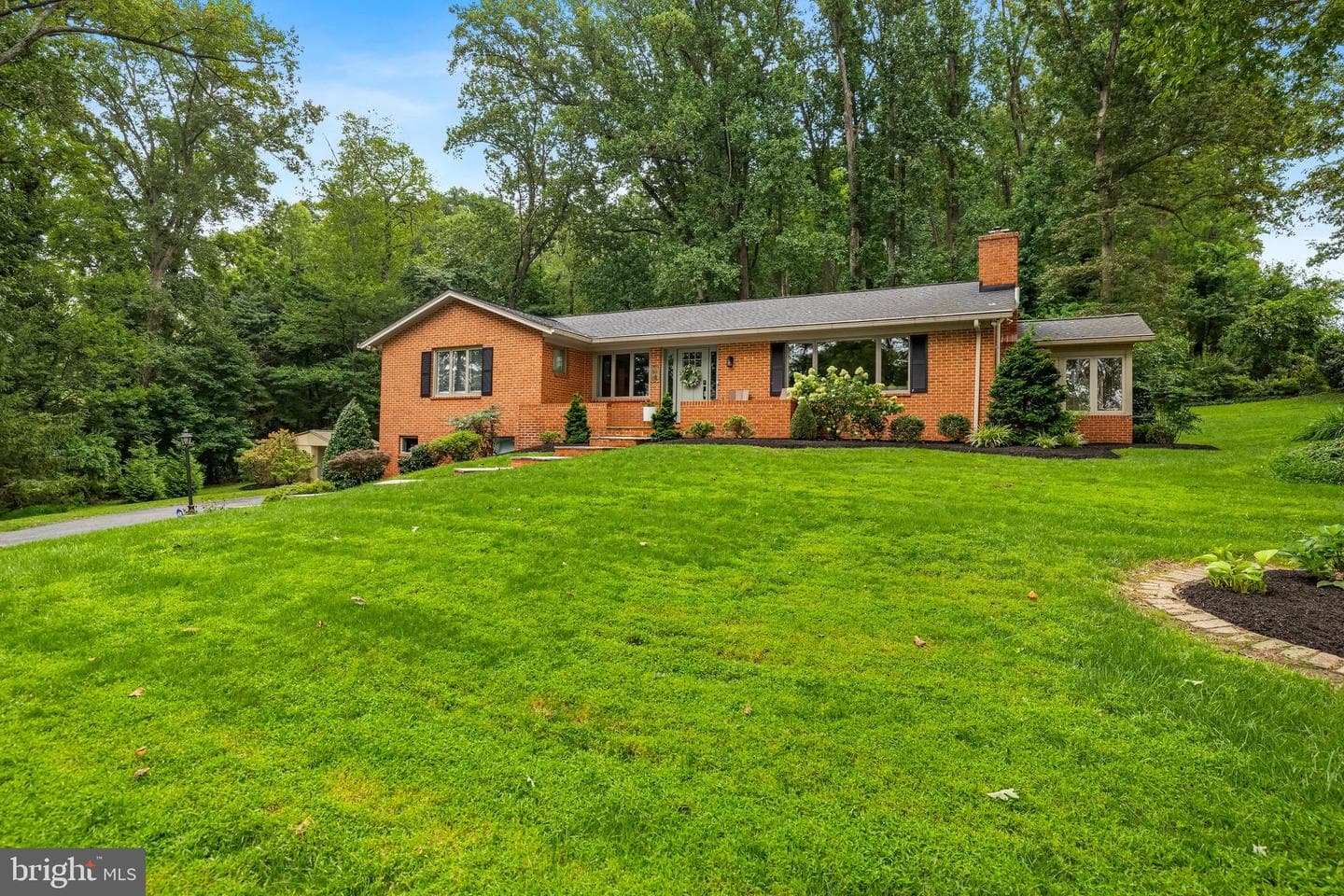 5507 Williams Road photo 1