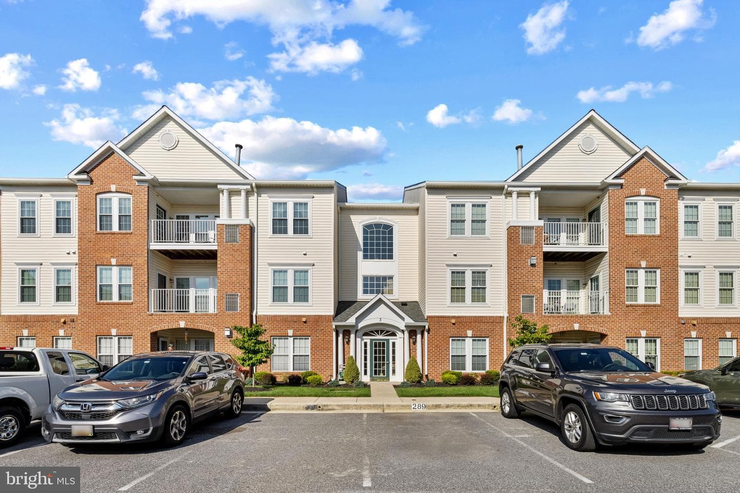 3 Brook Farm Court #3j