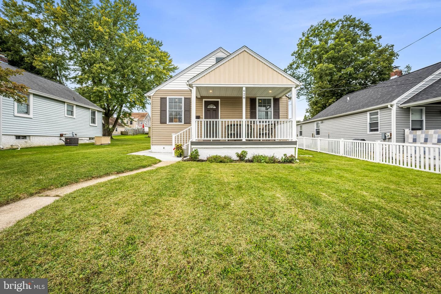 628 N Stuart Street photo 1