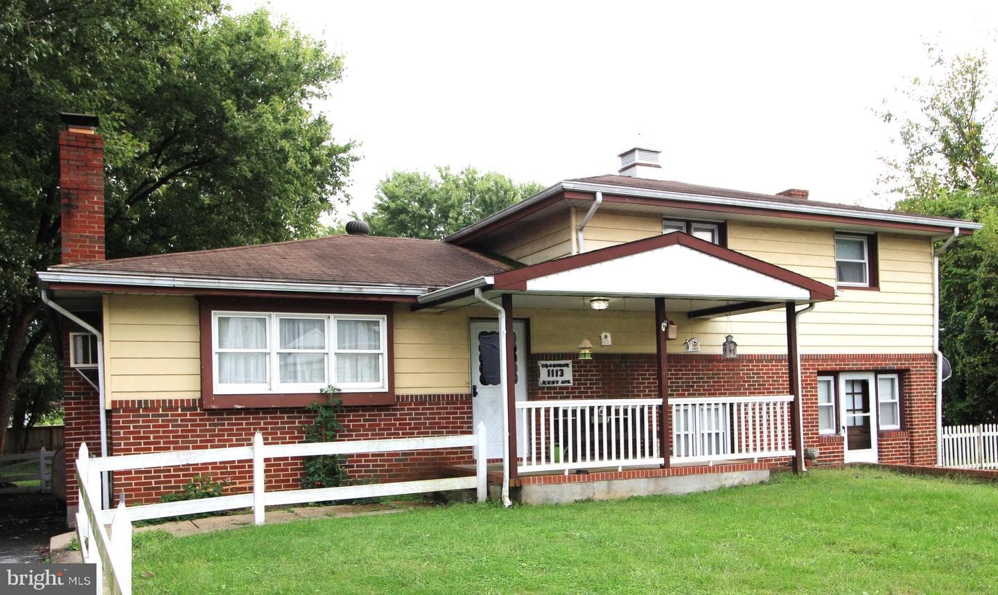 1113 Kent Avenue photo 1