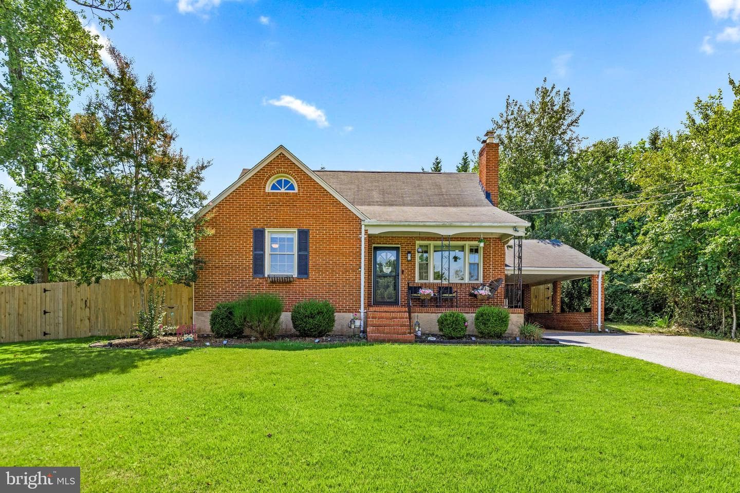 4711 White Marsh photo 1