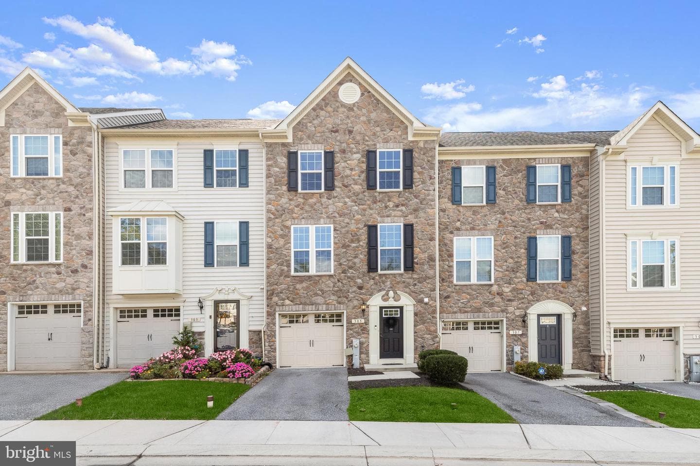 305 Cherrystone Court photo 1