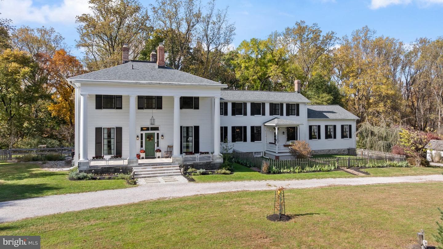 44 Montvieu Court photo 1