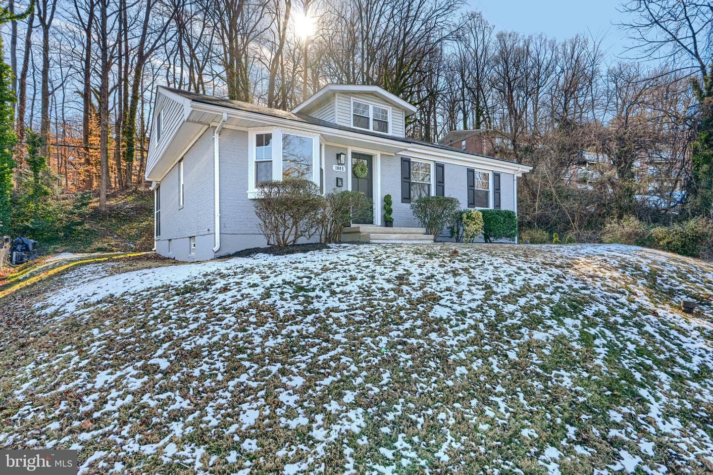 1005 Donington Circle photo 1
