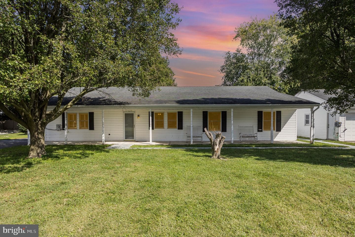 6820 Harewood Park Drive photo 1