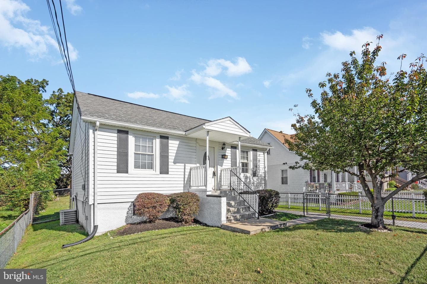 2114 Oakland Road photo 1