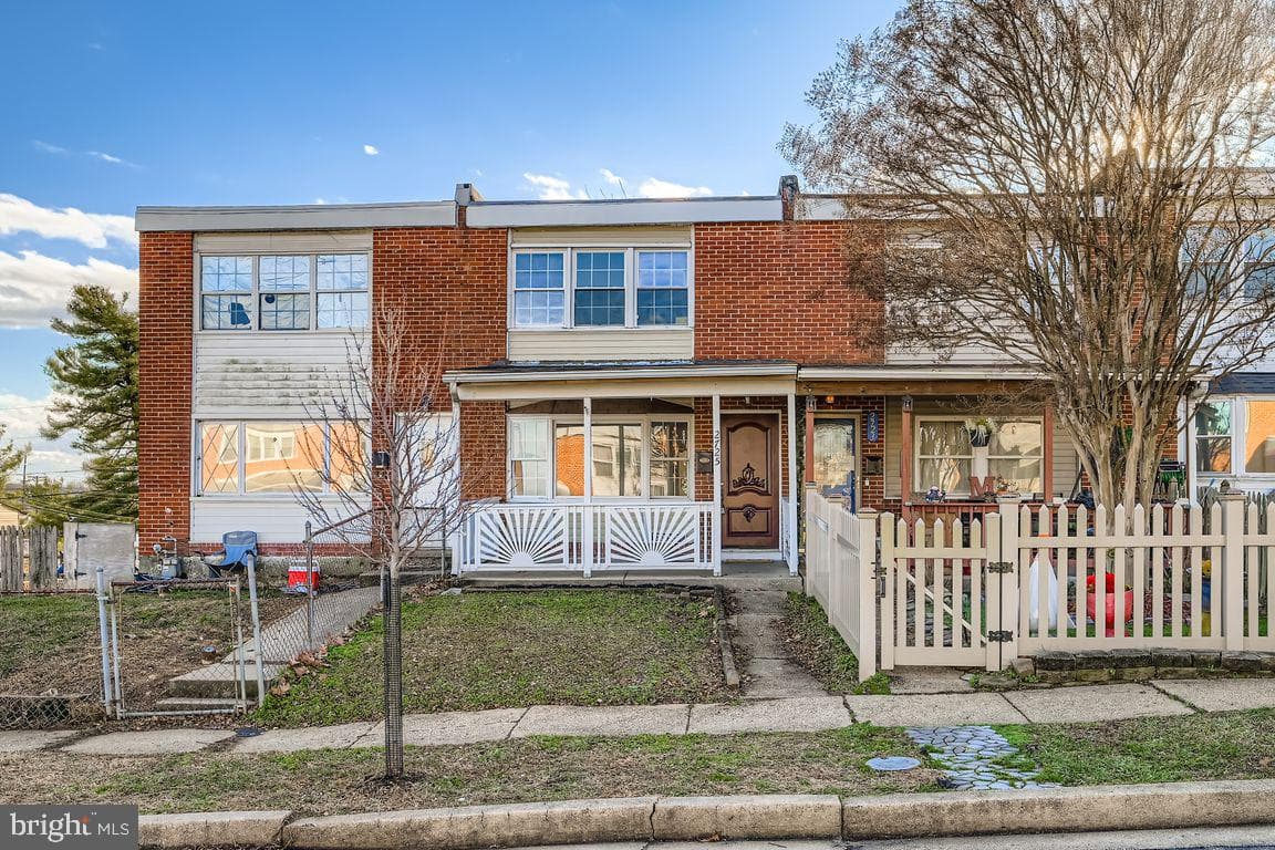 2725 Yarnall Road photo 1