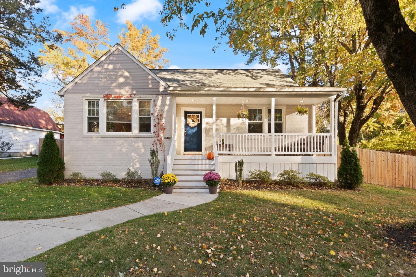 1813 Sunnyside Lane photo 1