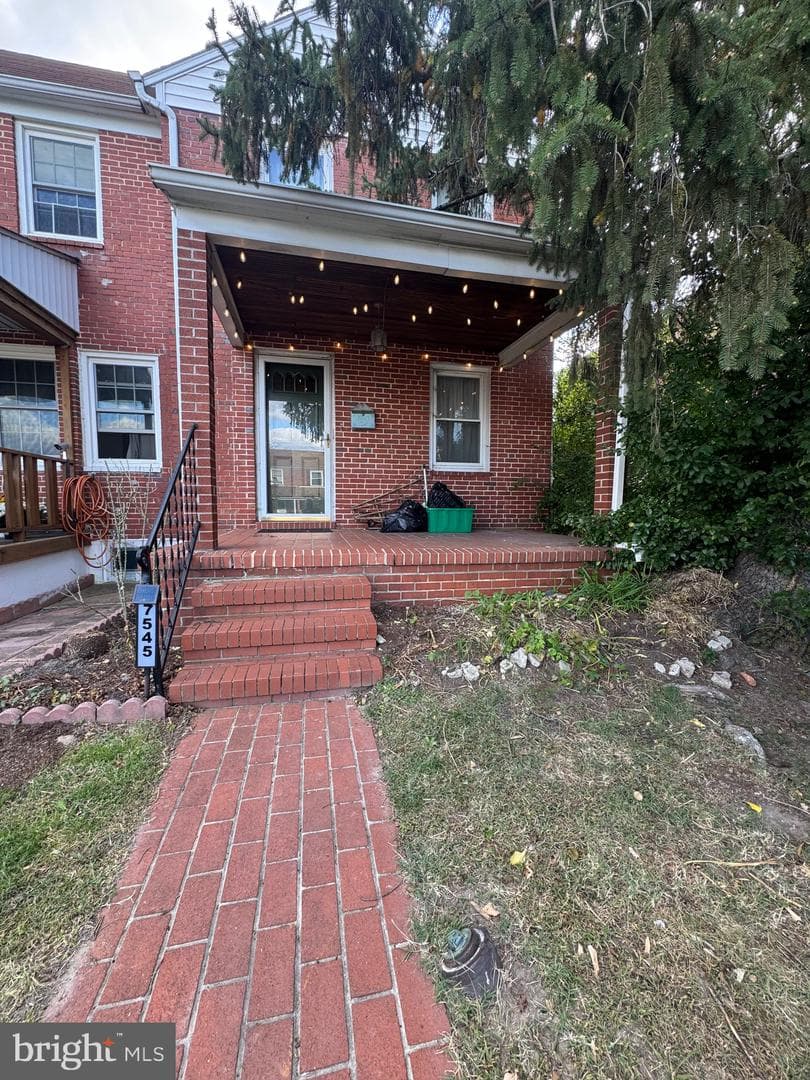 7545 Ives Lane photo 1