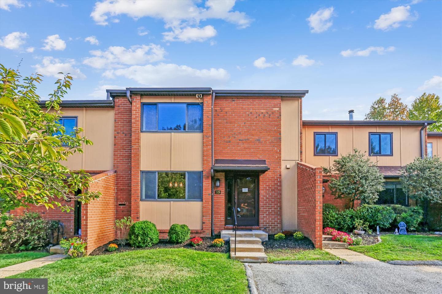 15 Lacosta Court photo 1