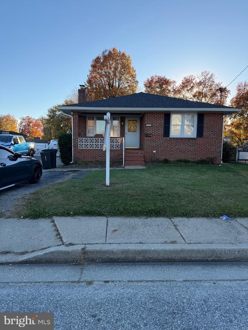 344 Maple Avenue photo 1