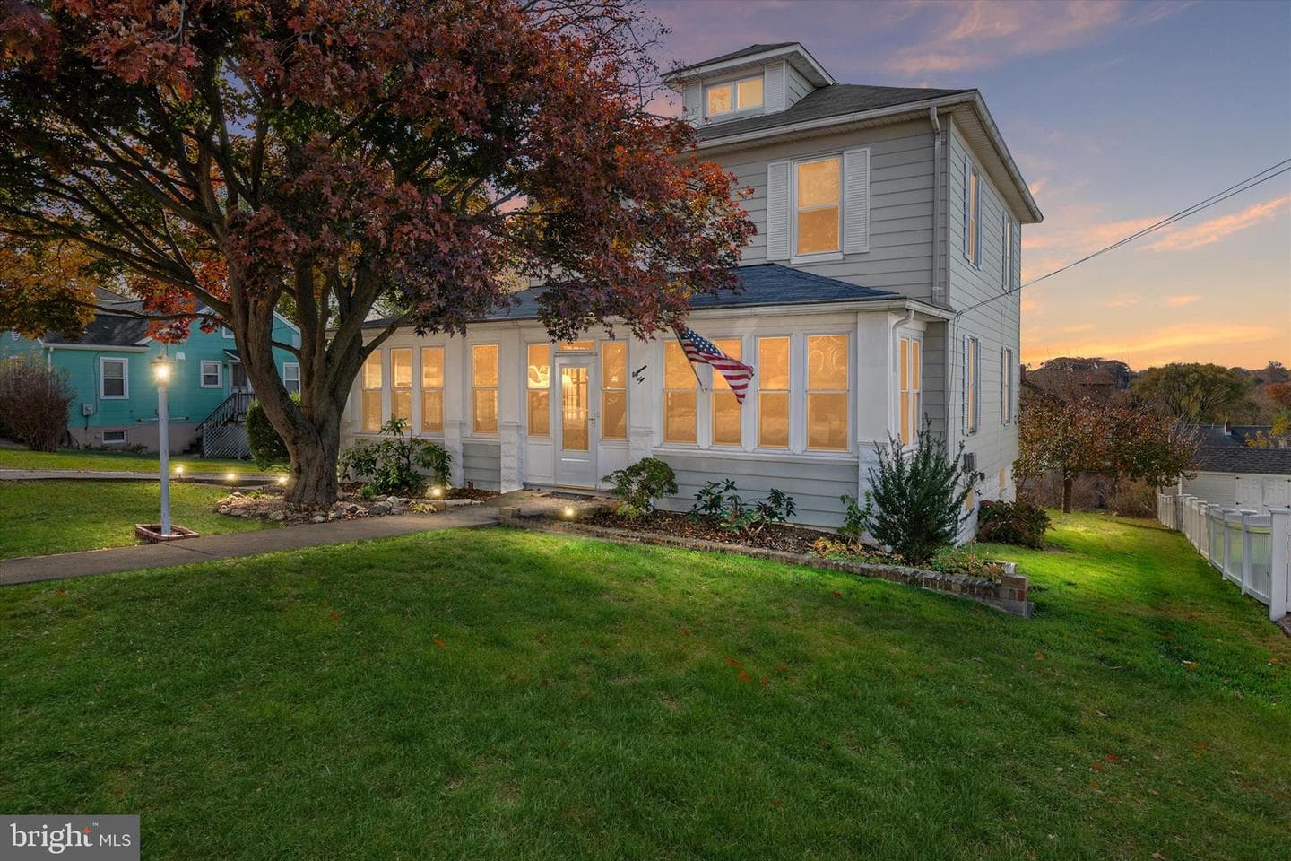 1810 Arbutus Avenue photo 1