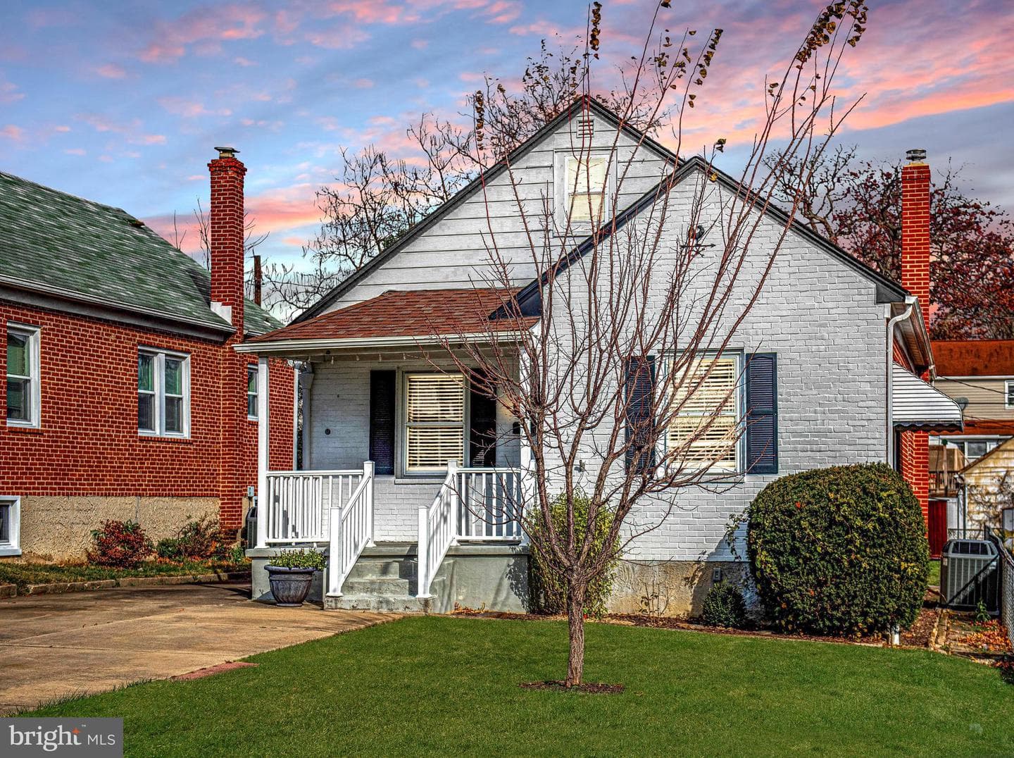 2808 Emerald photo 1