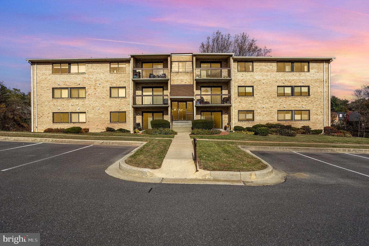 3 Summit Hill Court #b-2 photo 1
