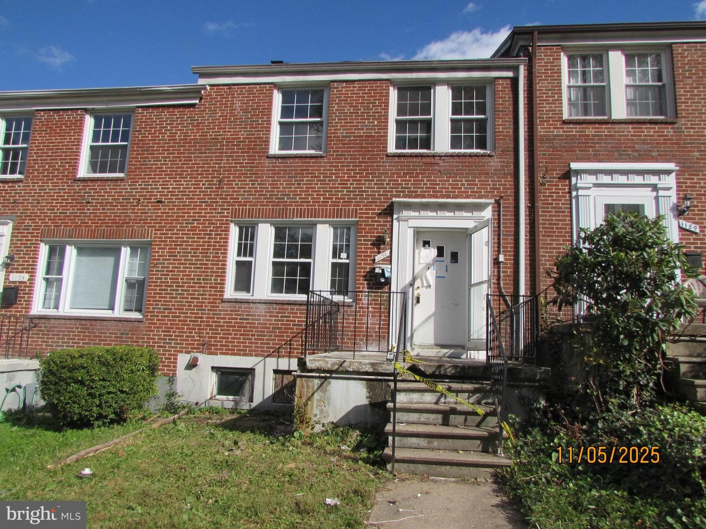 1191 Granville photo 1