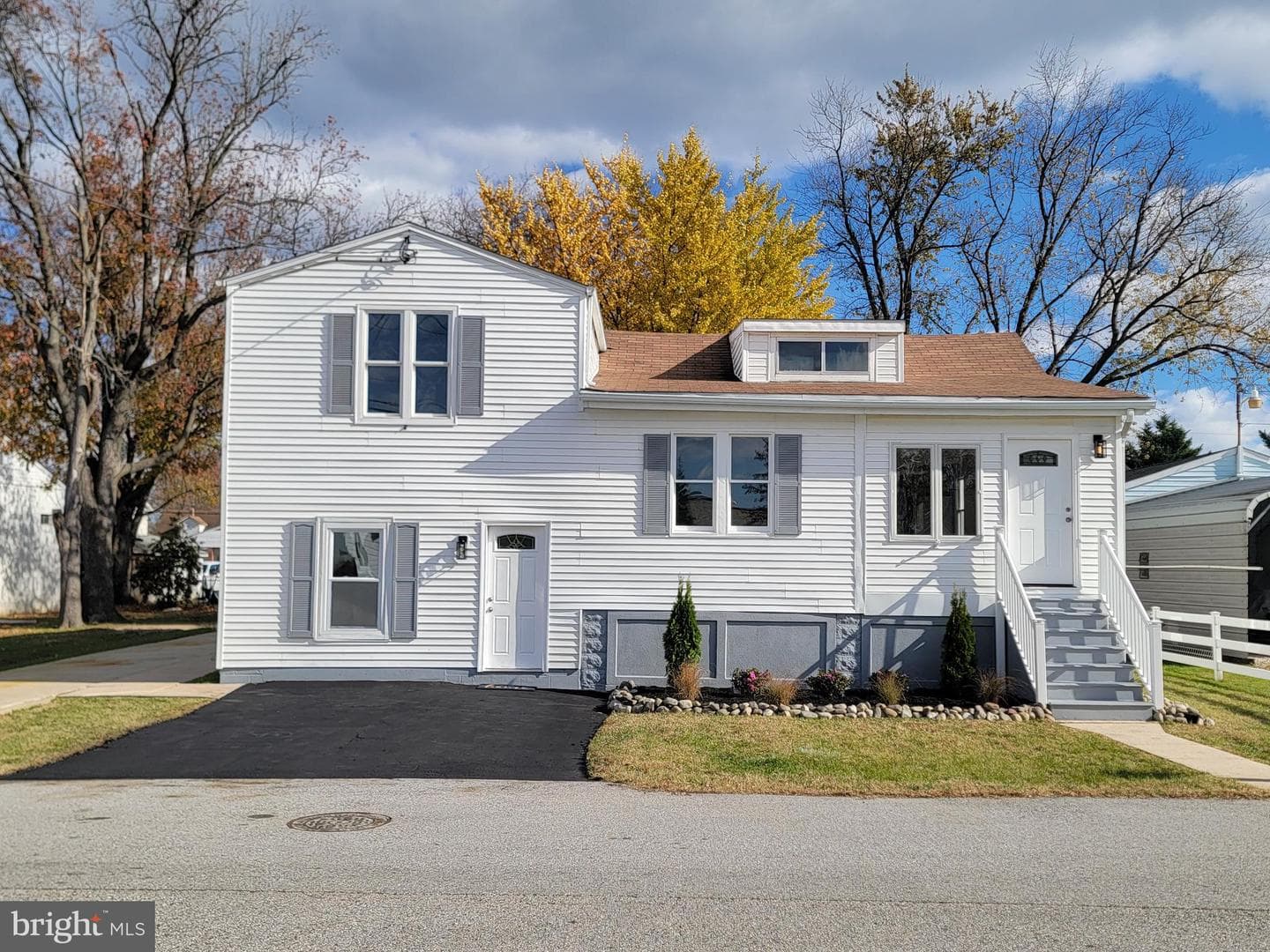 2621 N Snyder Avenue photo 1