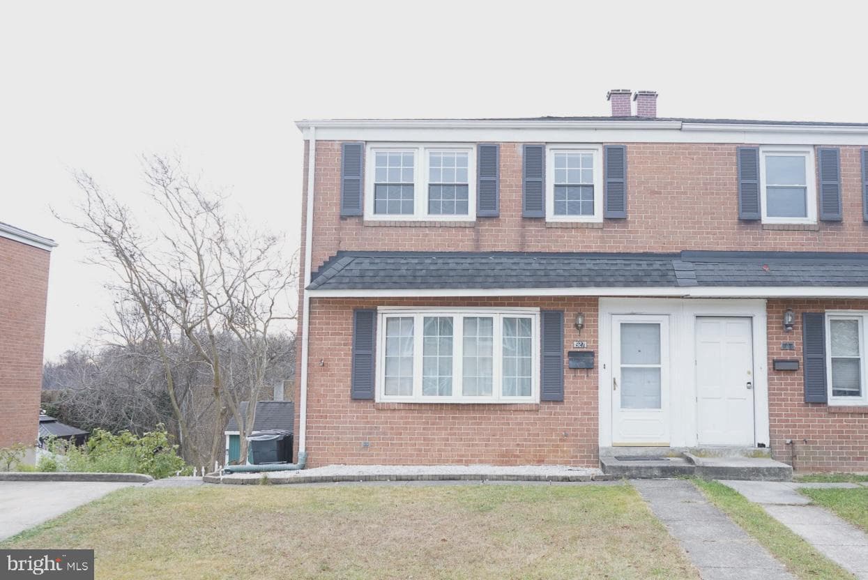 927 Grovehill Road photo 1