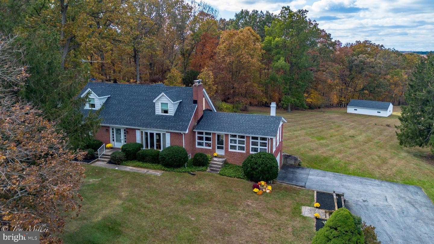 18400 Foreston Road photo 1