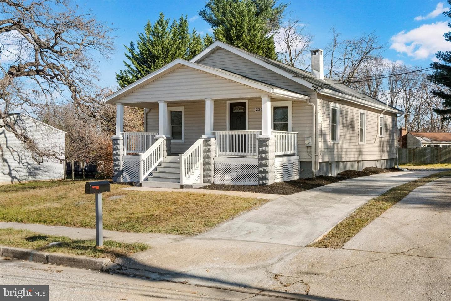 223 New Avenue photo 1