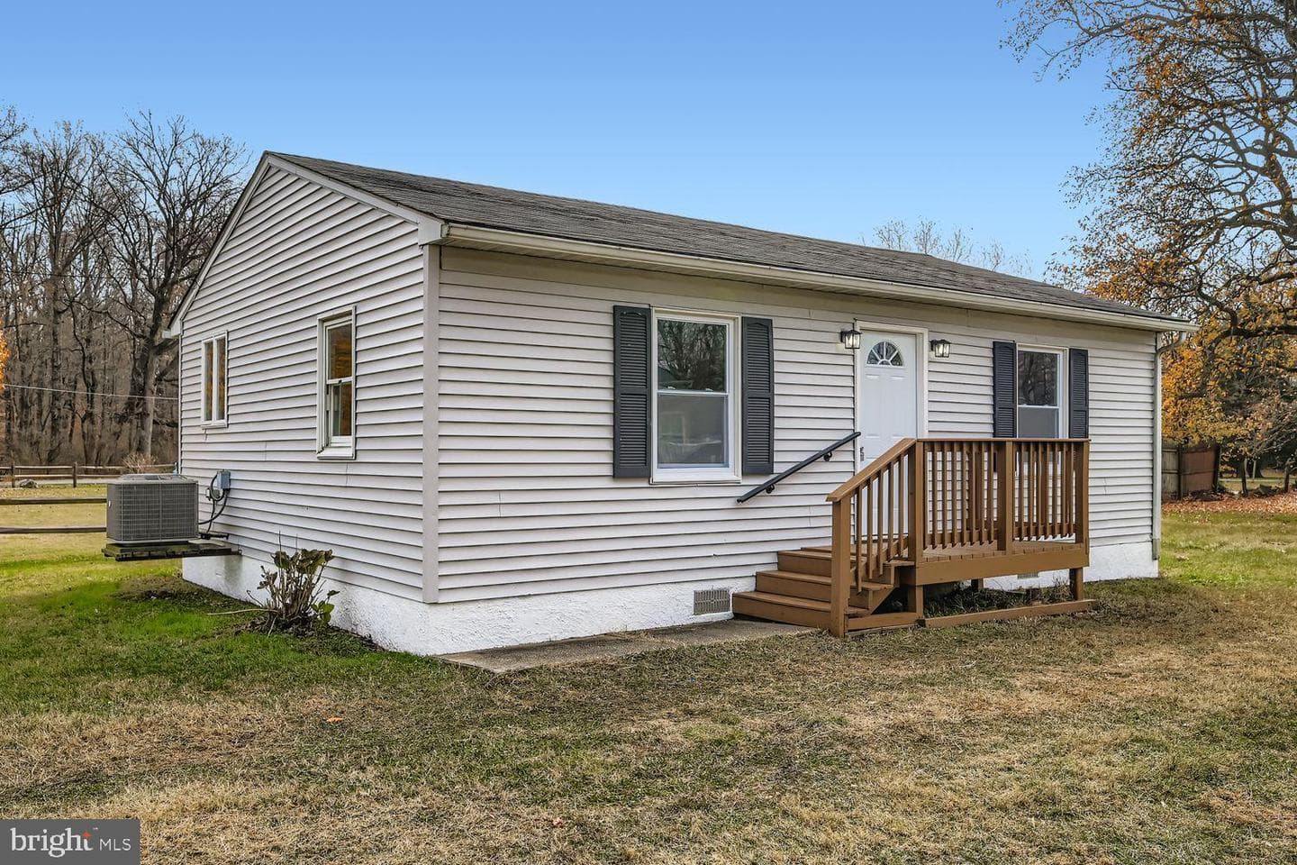 2542 Sycamore Avenue photo 1