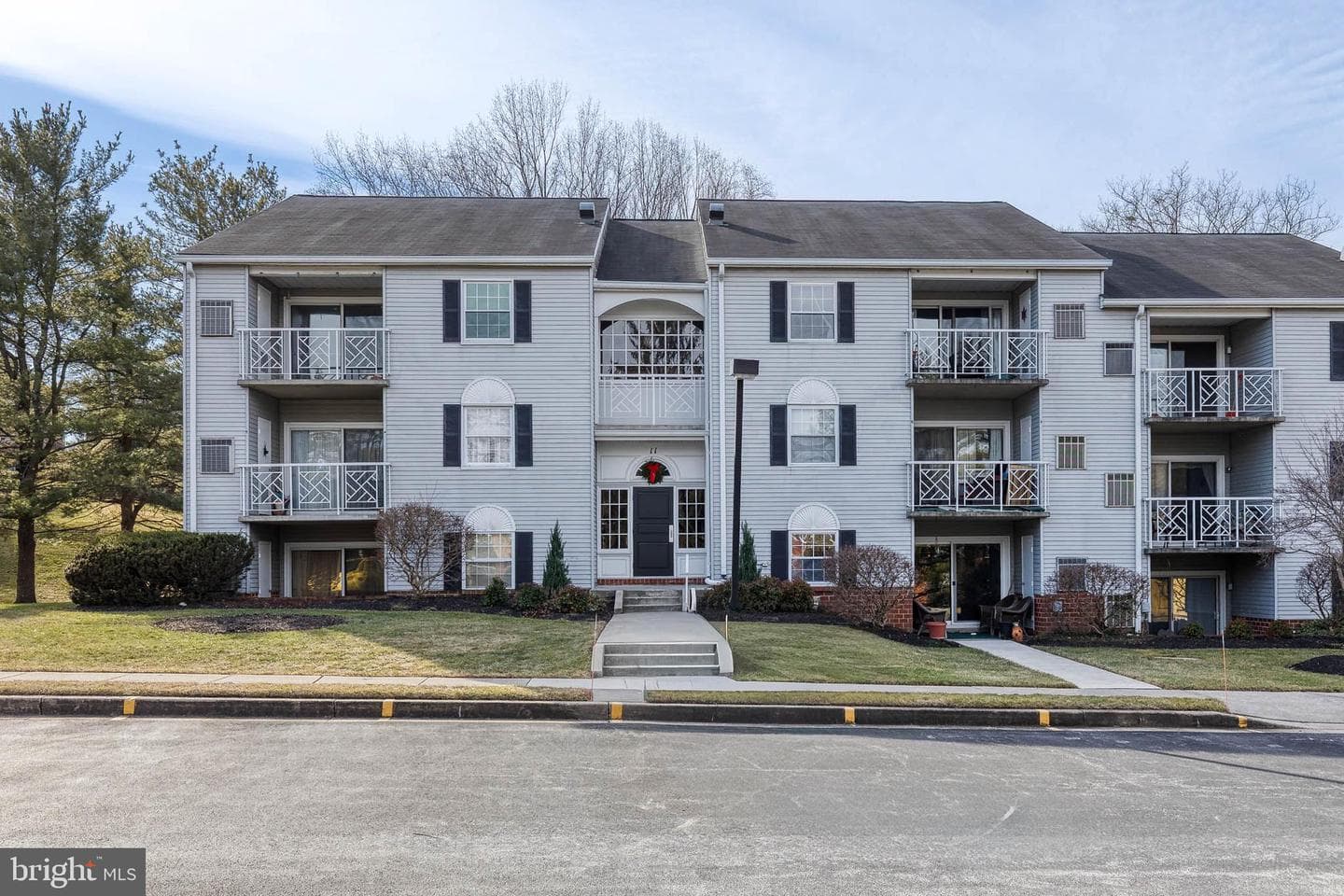 11 Elphin Court #301 photo 1