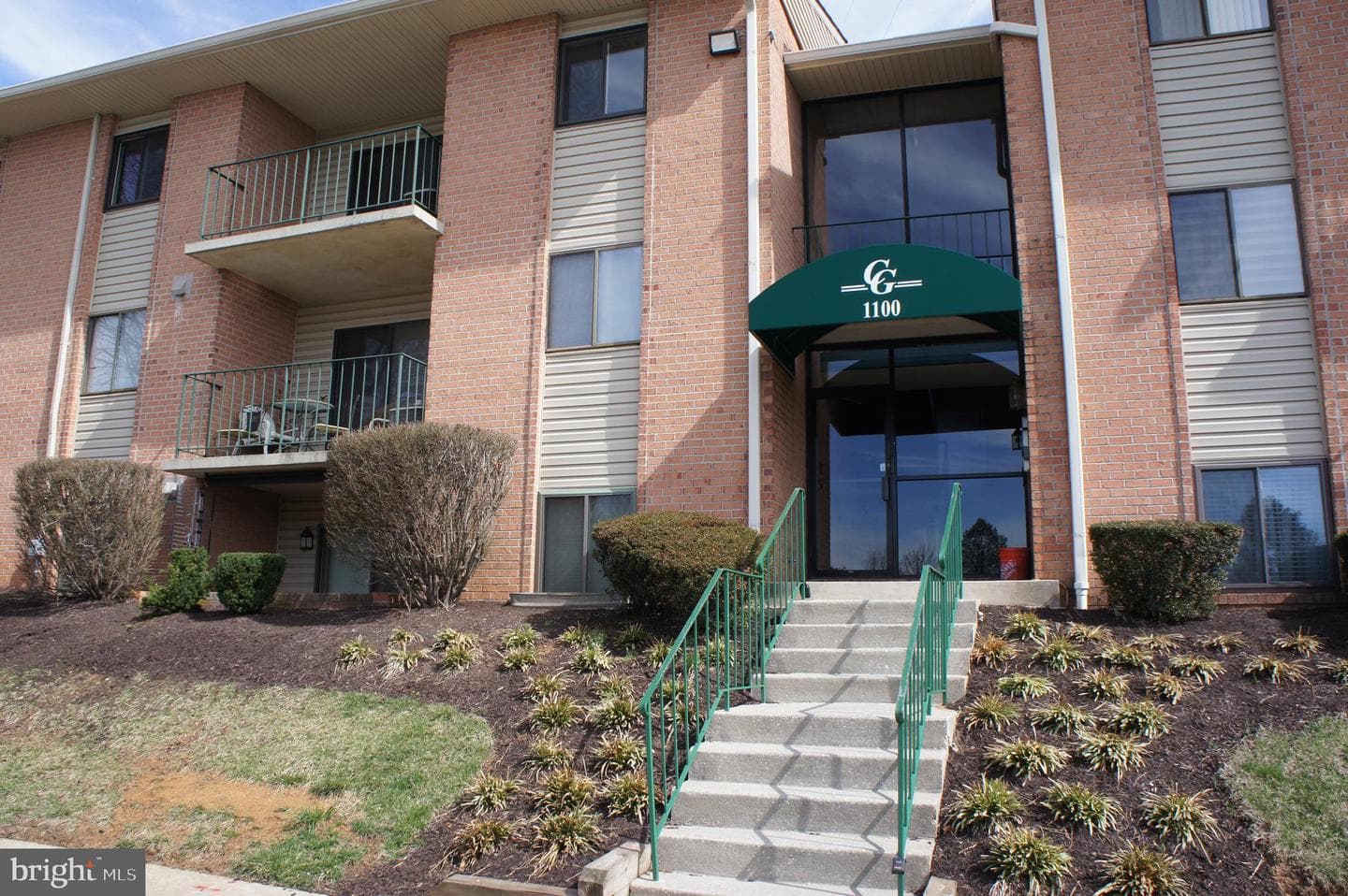 1100 Lisadale Circle #1a photo 1