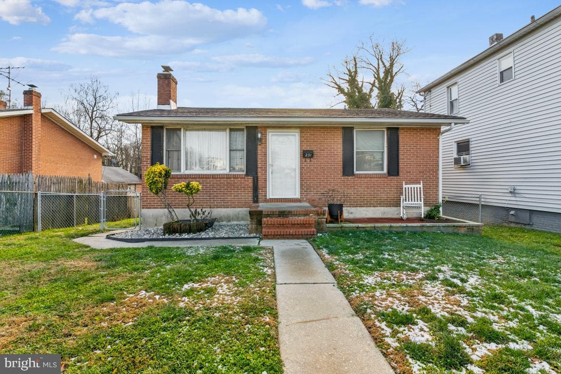 231 Riverview Avenue photo 1