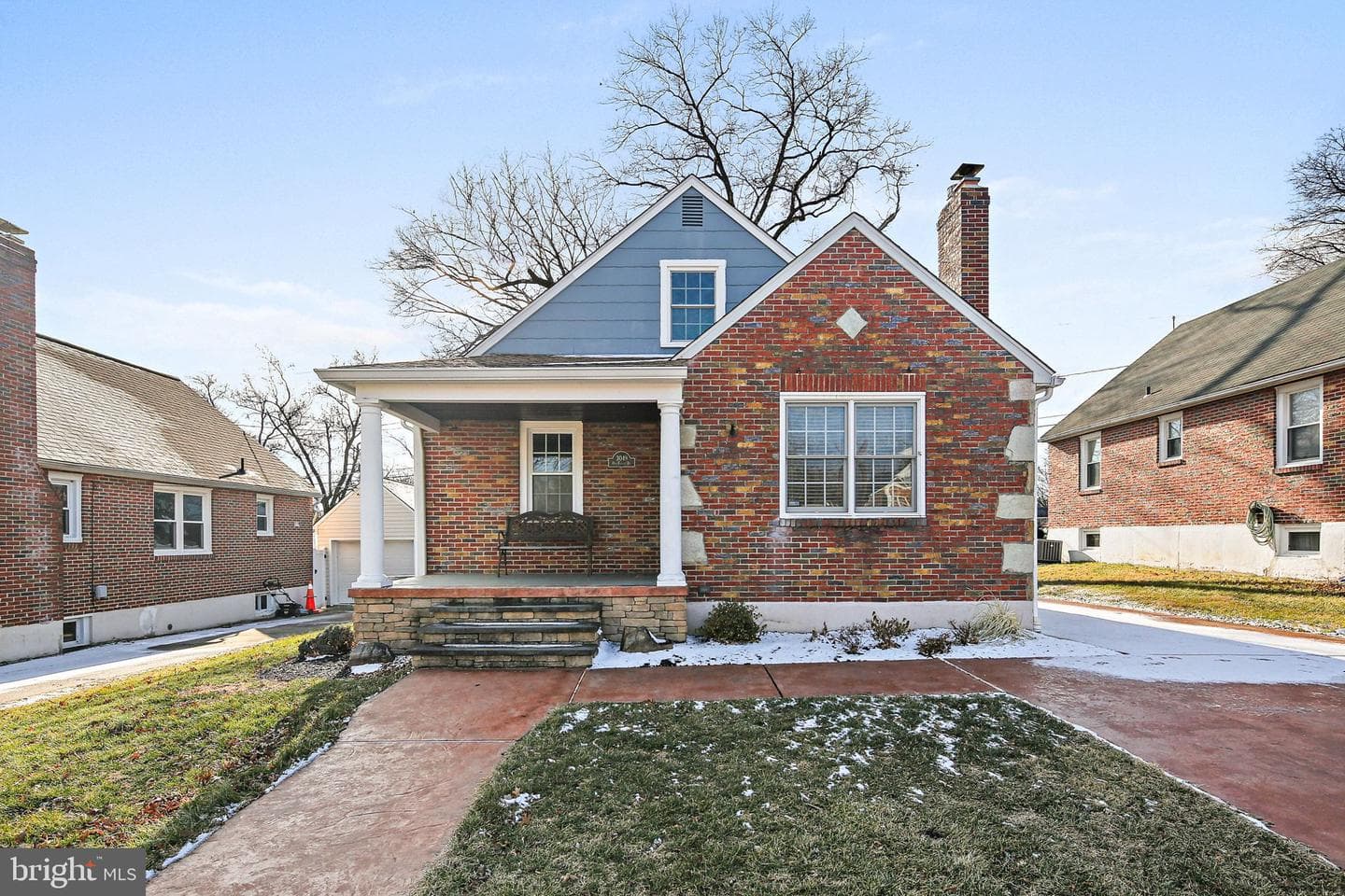 3049 Oak Forest Drive photo 1