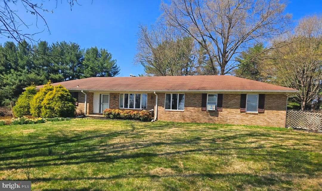 17208 Hunter Green Road photo 1