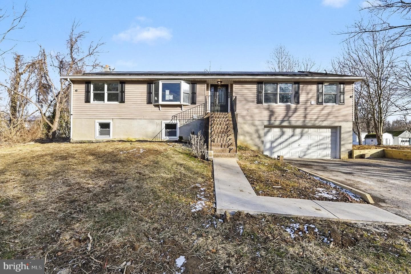 1009 Maple Road photo 1