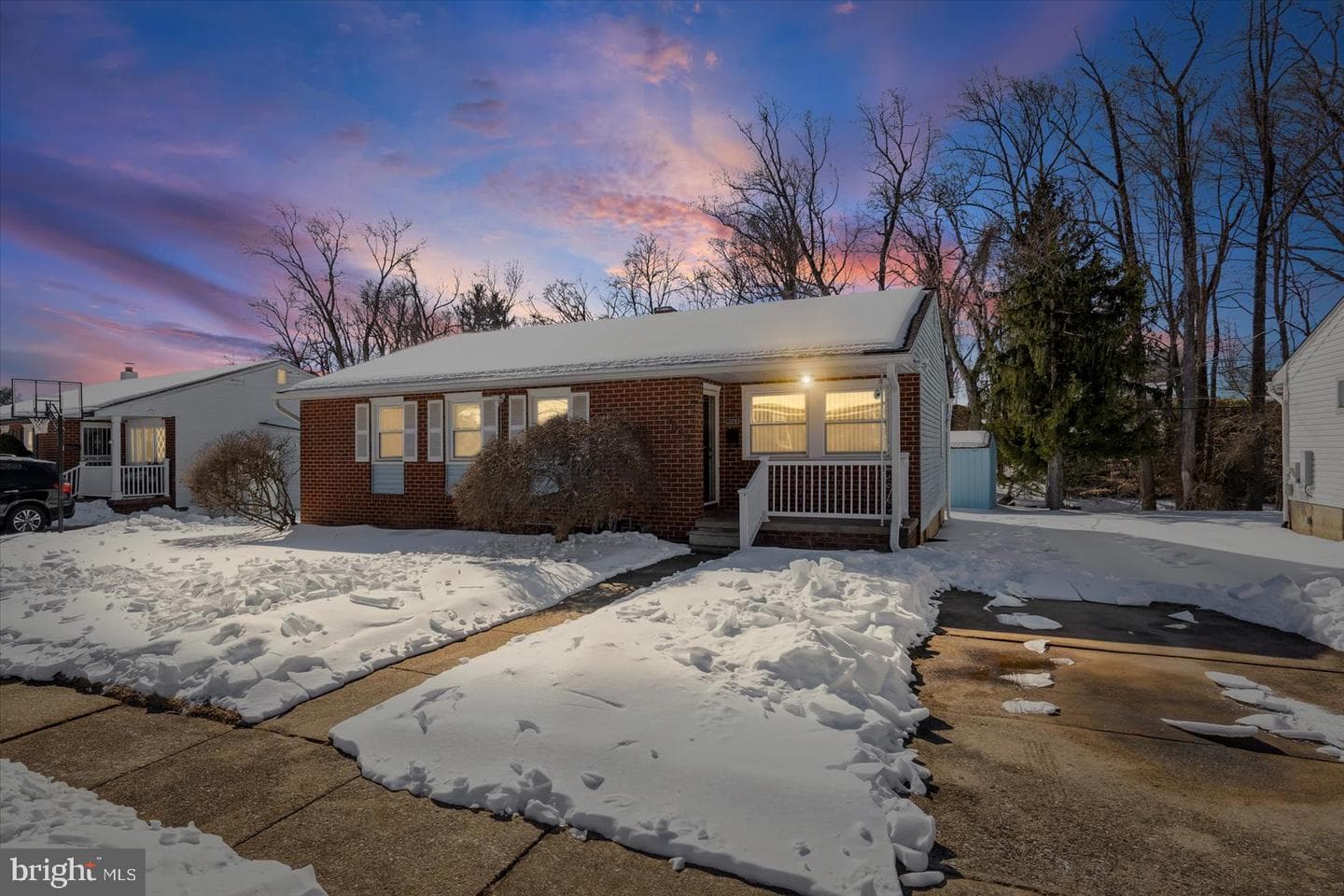 9063 Meadow Heights Road photo 1