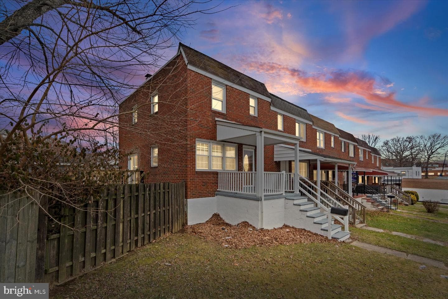 306 Capitol Court photo 1
