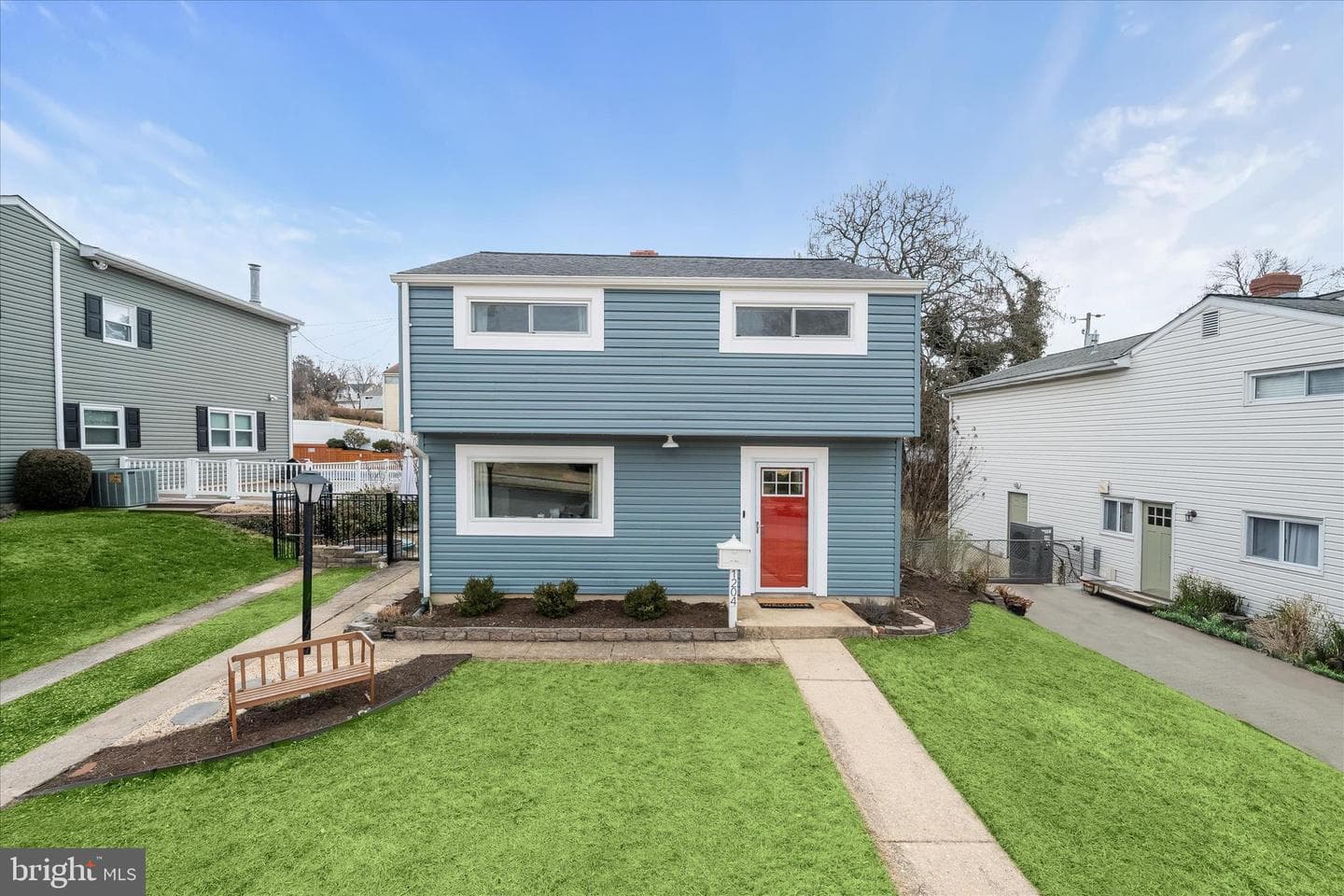 1204 Birch photo 1