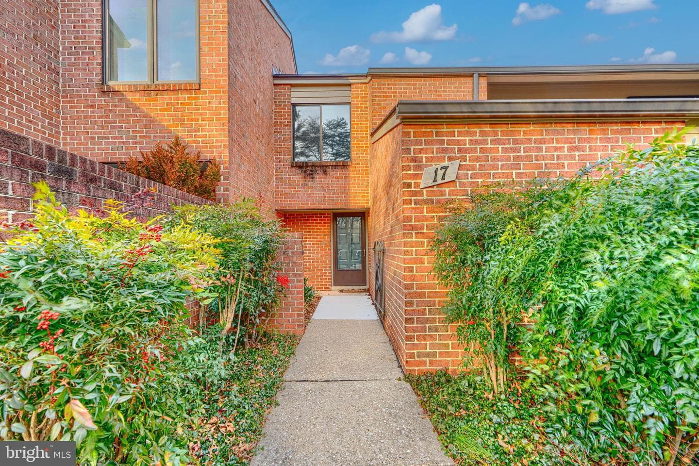 17 Oakhampton Drive photo 1