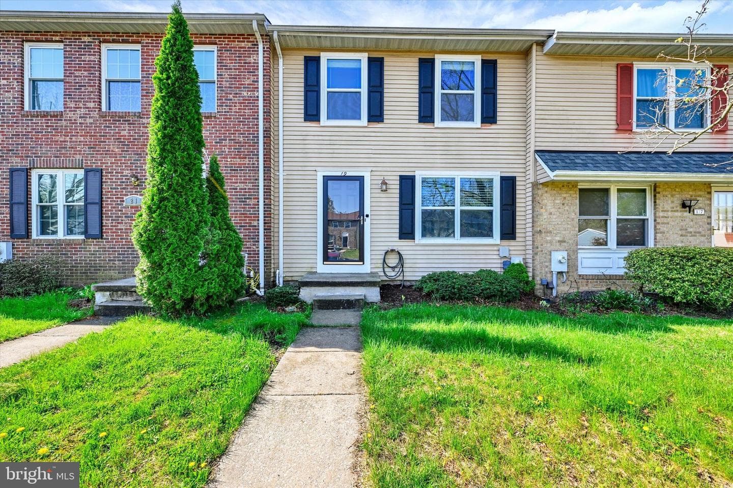 19 Derwood Court photo 1