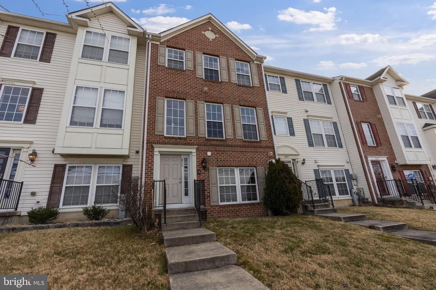 811 Middle River Road photo 1