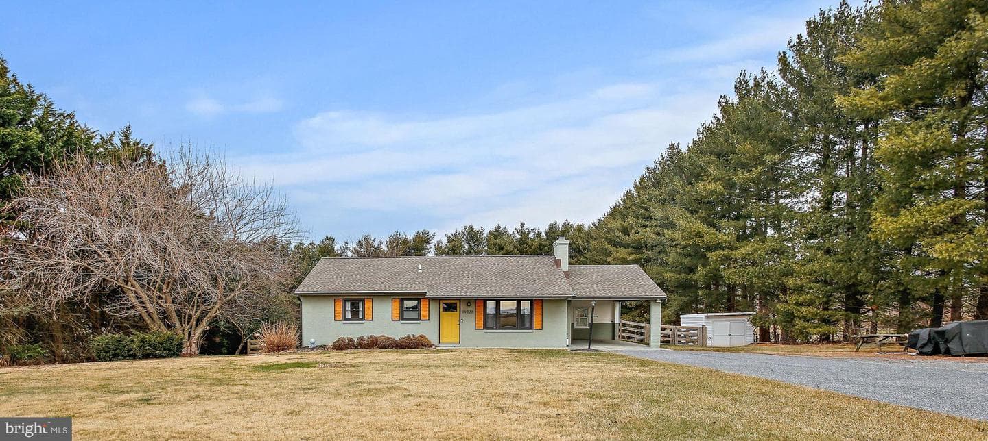 19028 Graystone Road photo 1