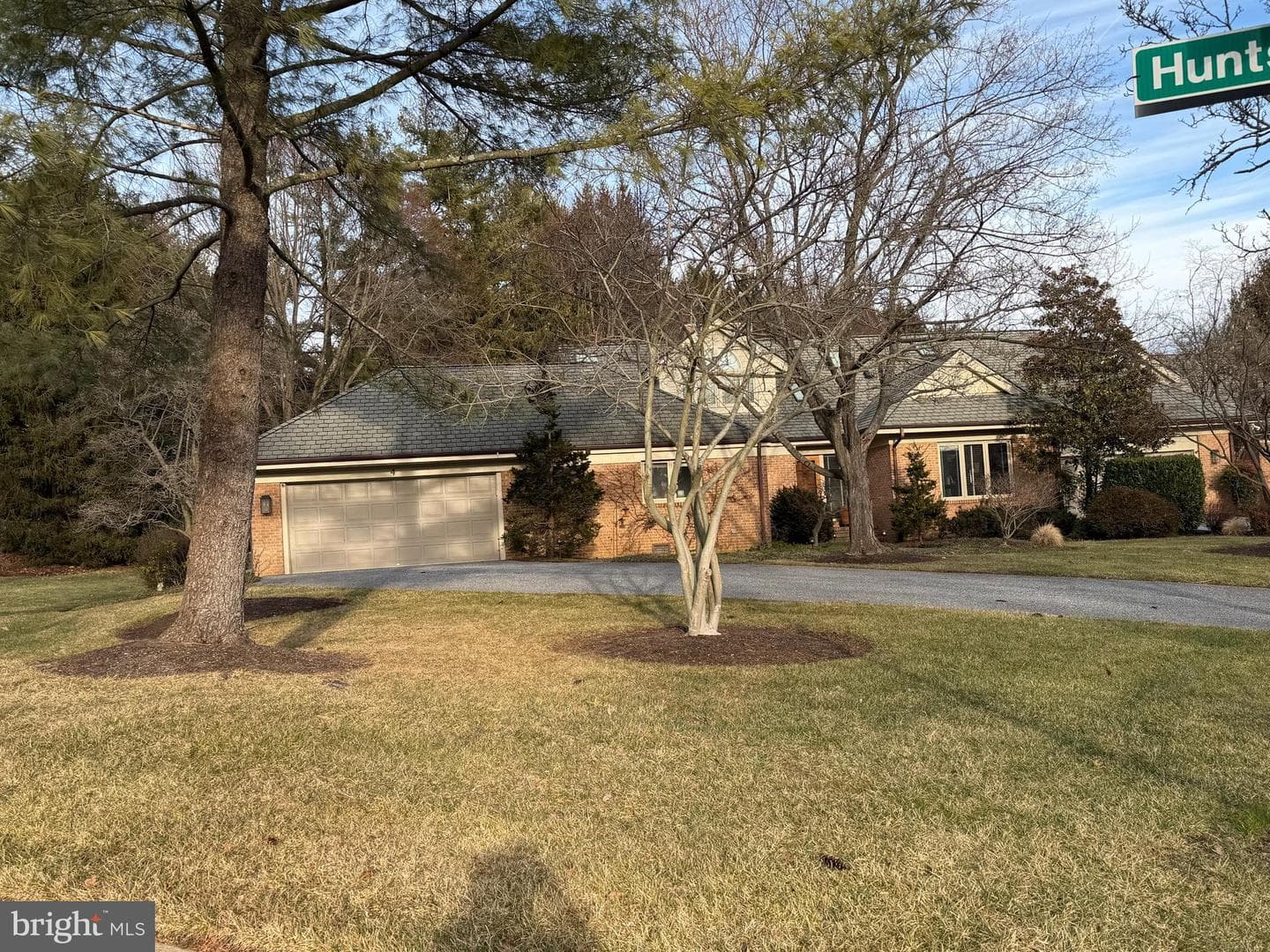 4 Seminary Drive photo 1