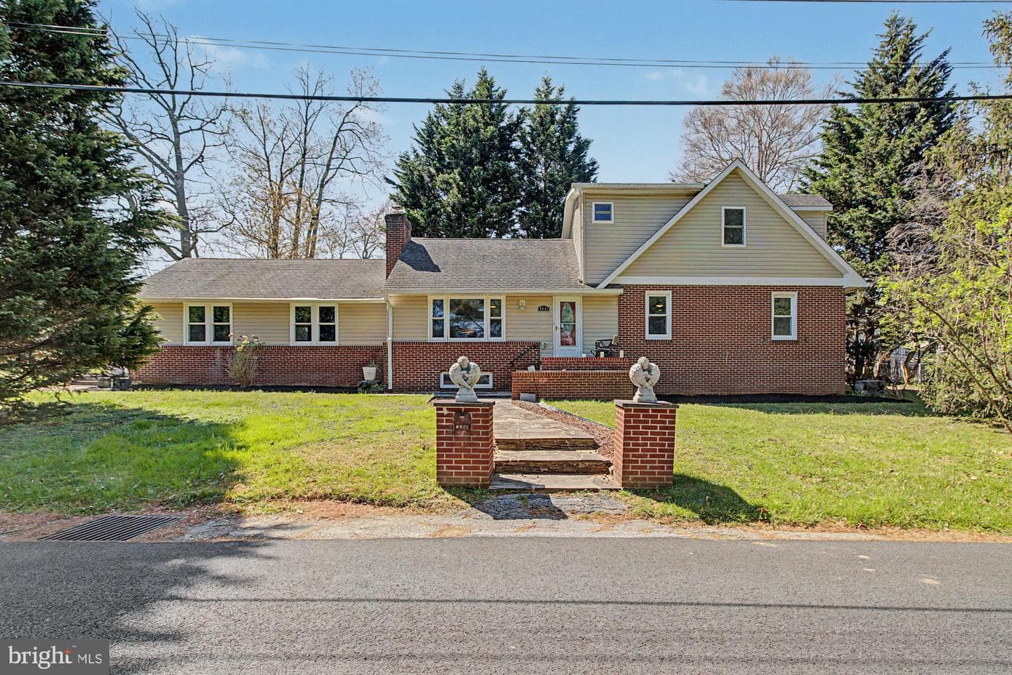 9951 Hilltop Drive photo 1