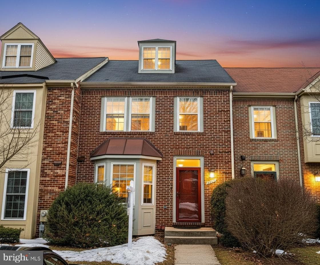 8022 Upperfield Lane photo 1