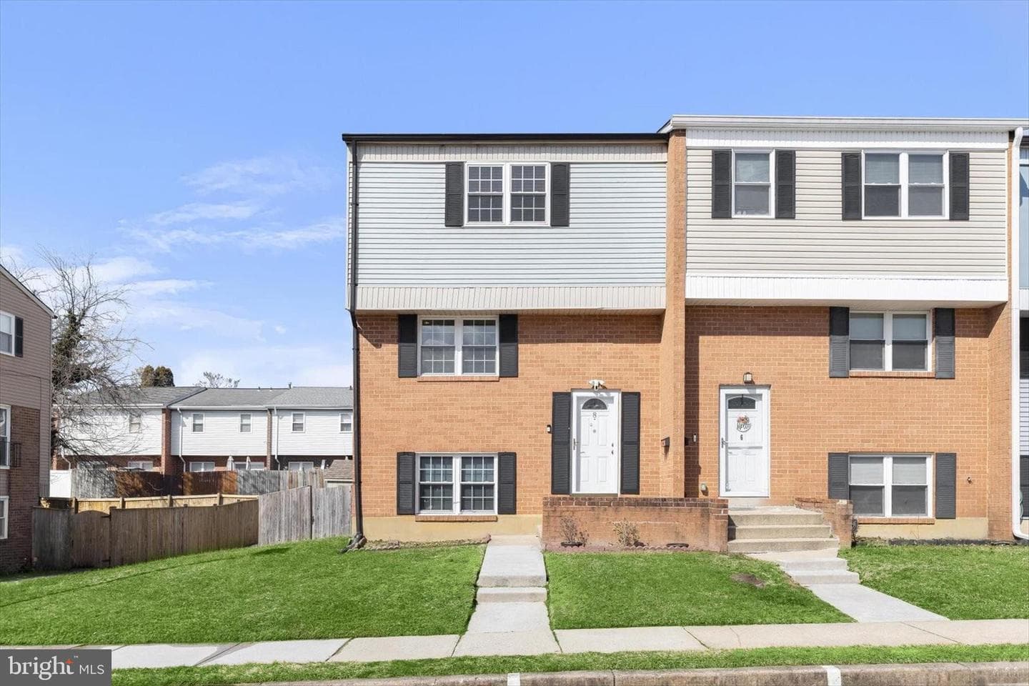 8 Middleview Court