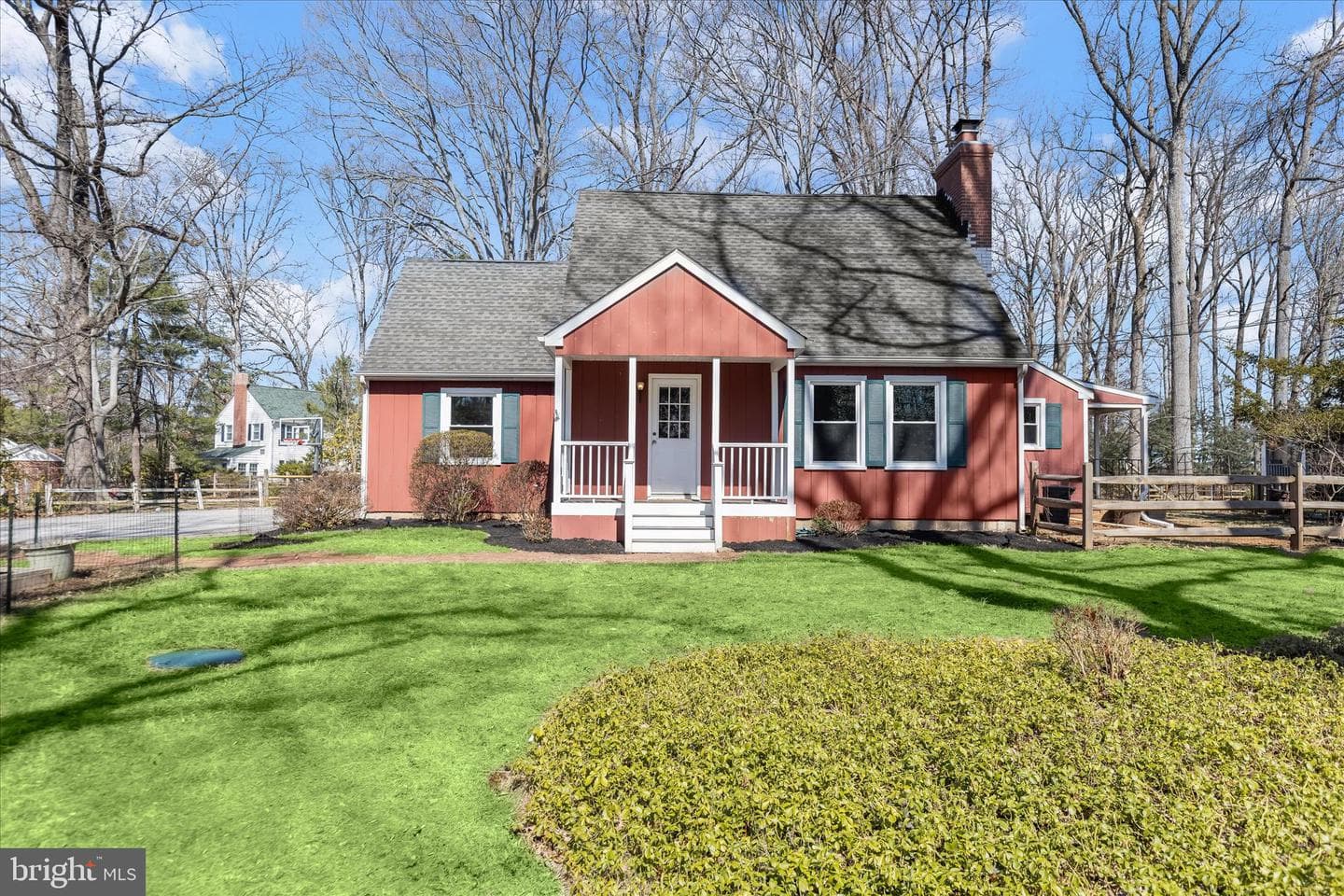 1008 Hart Road photo 1