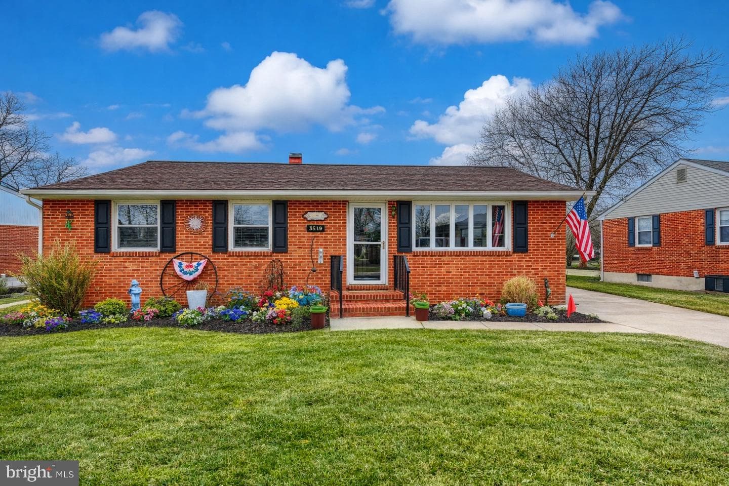 9518 Holiday Manor Road photo 1