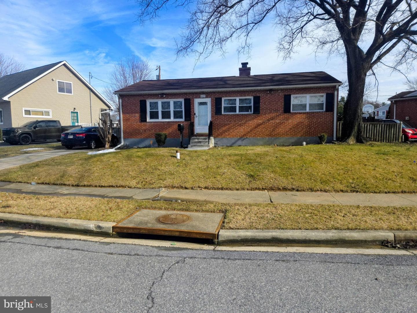 6035 Moorehead Road photo 1