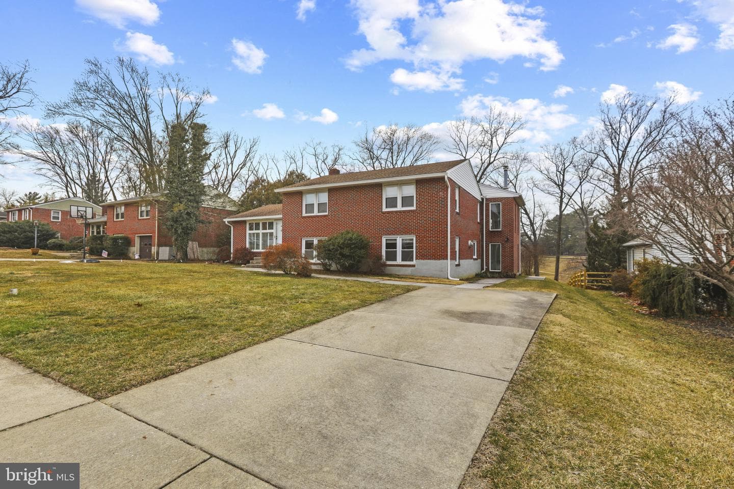 1214 Oakcroft Drive photo 1