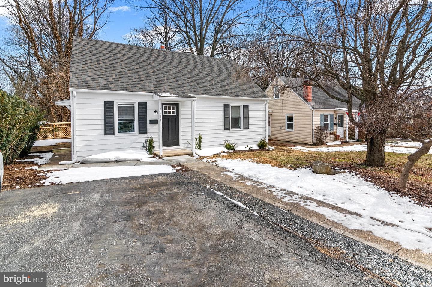 8517 Oakleigh Road photo 1