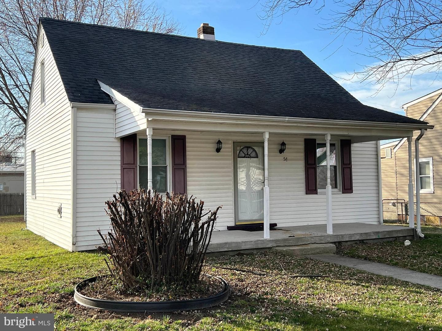 54 Riverside Road photo 1