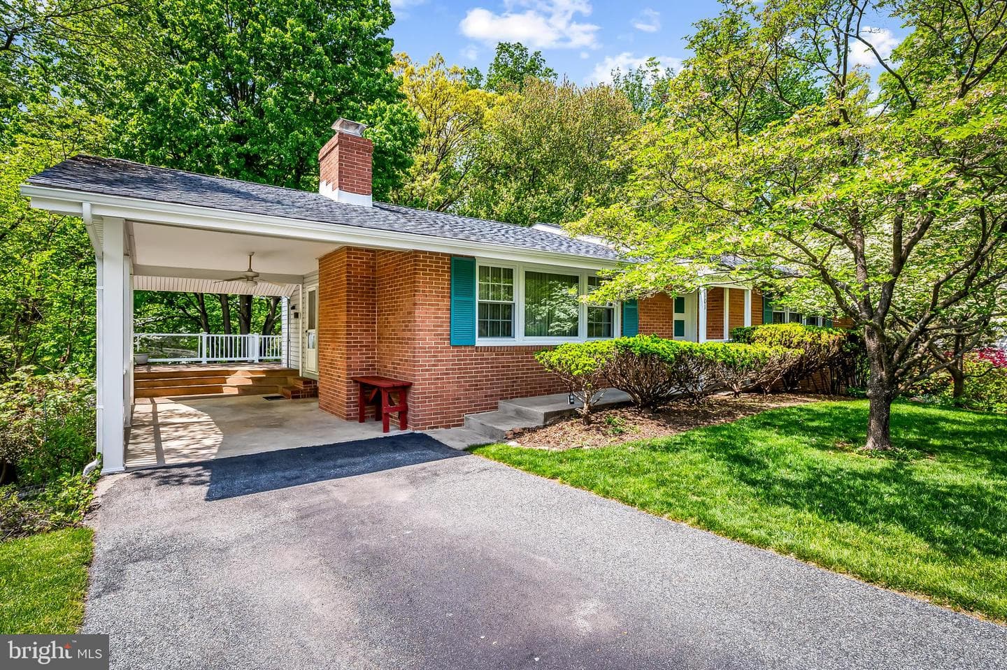 101 Daleview Court photo 1