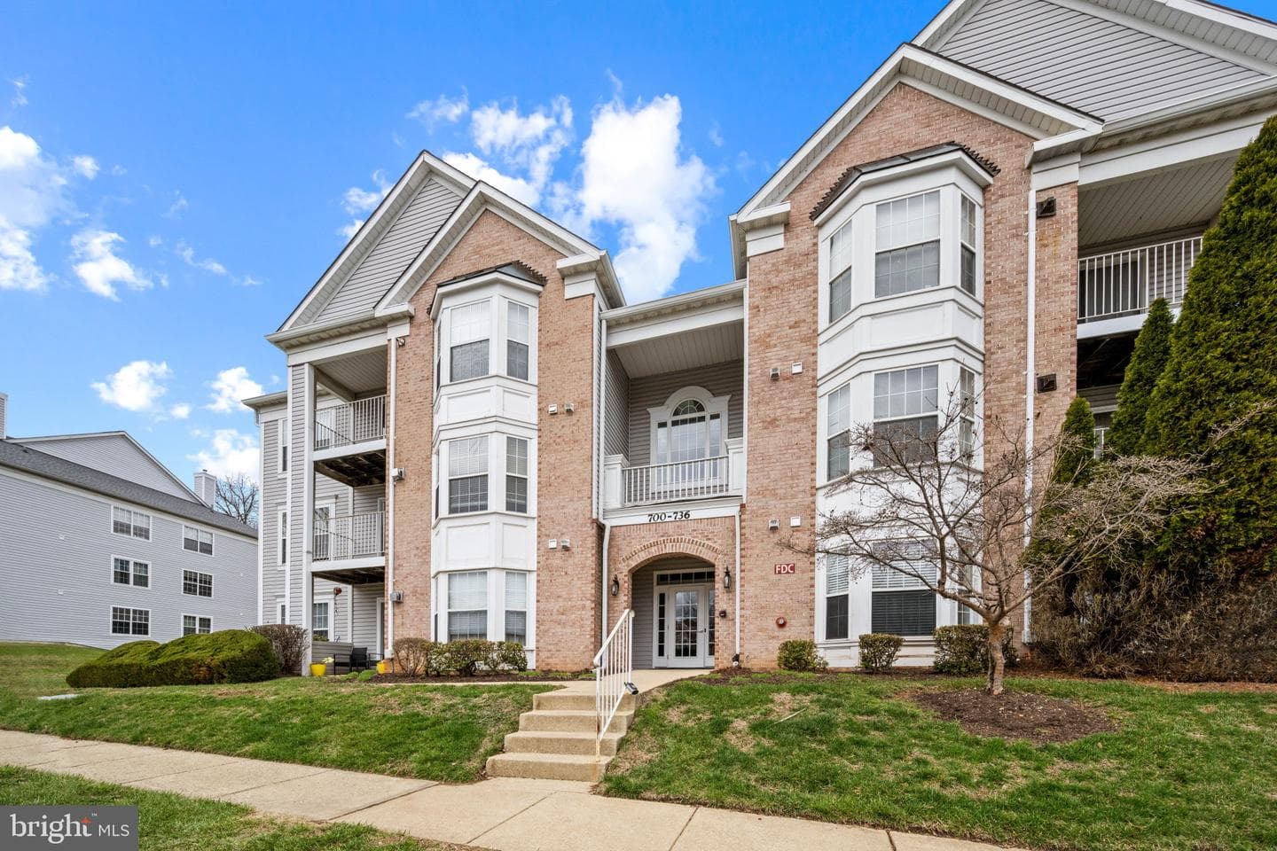 736 Kennington Road #736