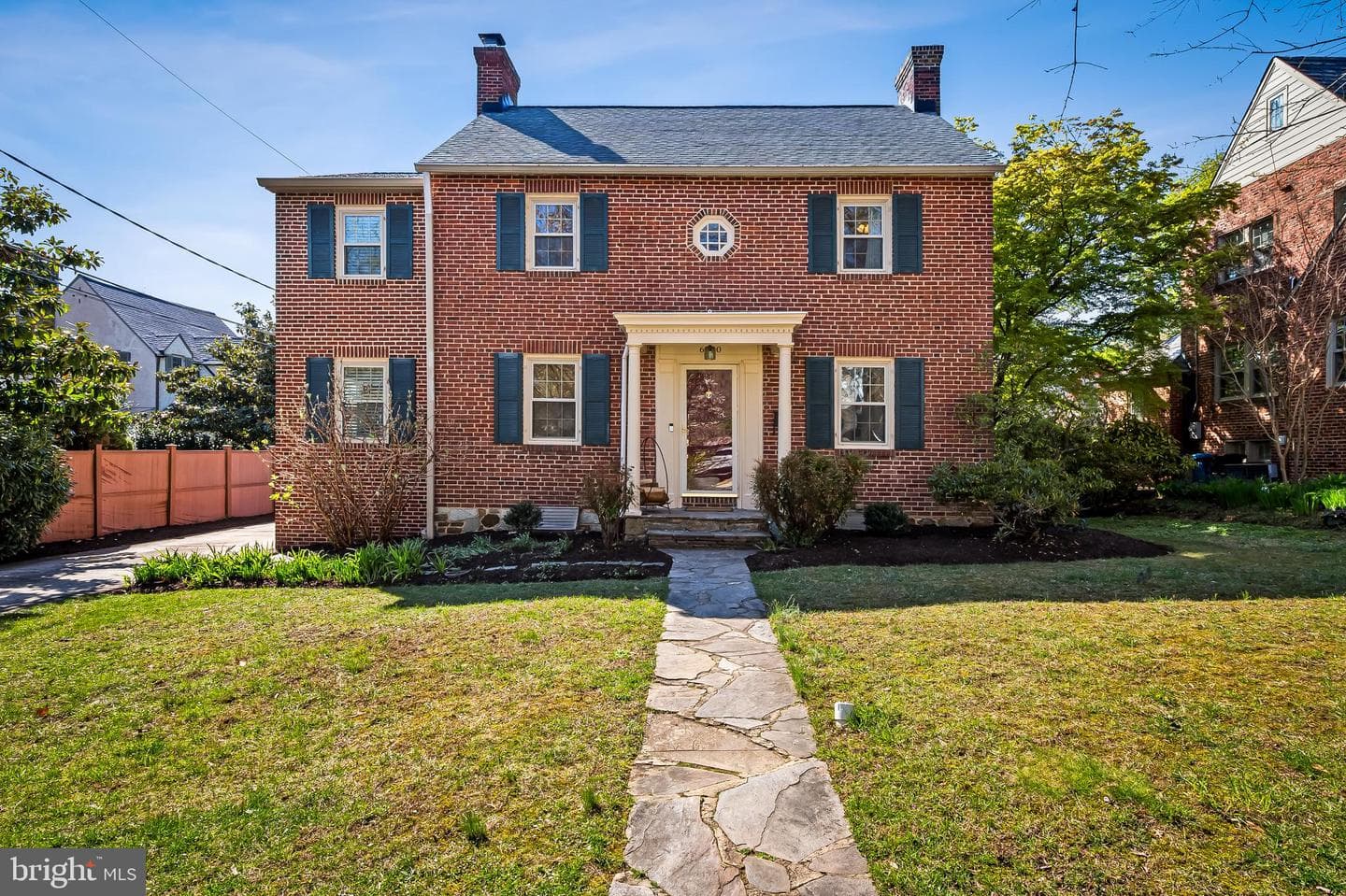 6900 Avondale Road photo 1